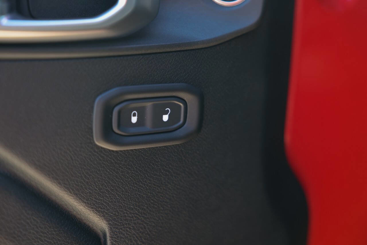 Used 2020 Jeep Wrangler Sport image 16