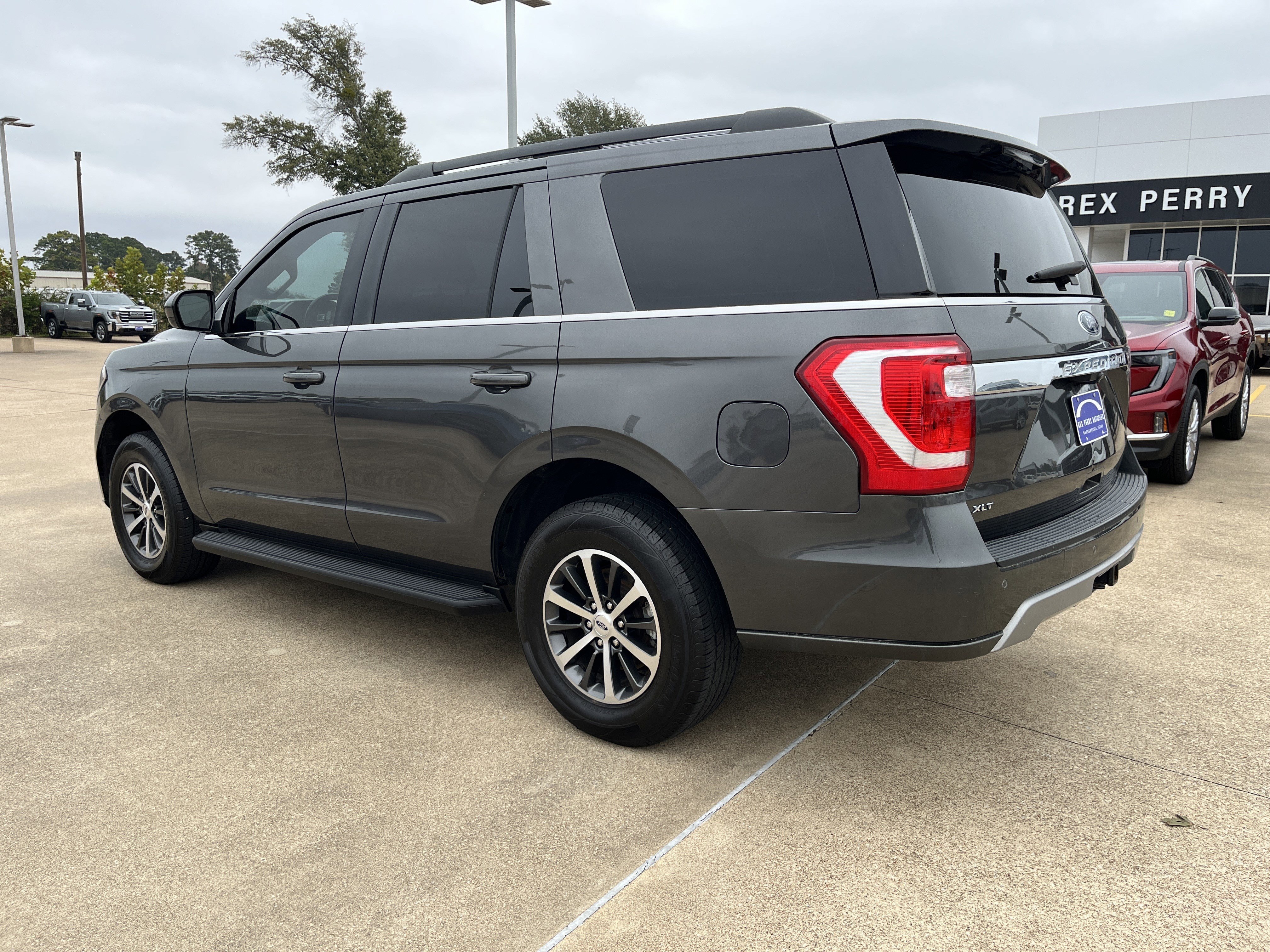 Used 2021 Ford Expedition XLT image 4