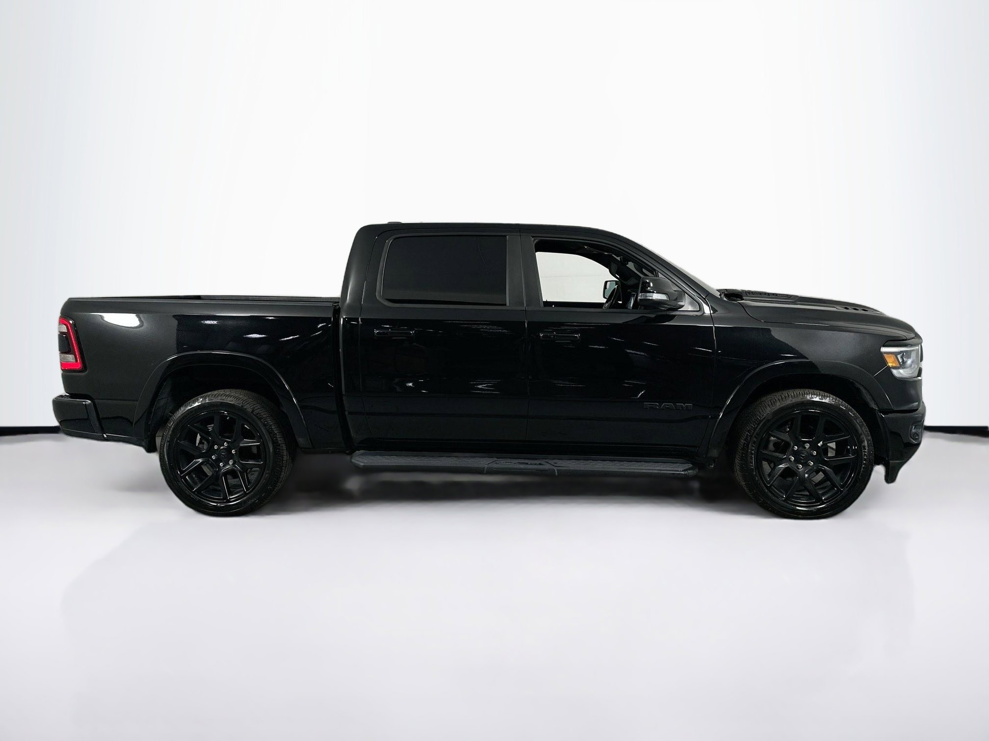 Used 2022 RAM 1500 Laramie RWD image 4