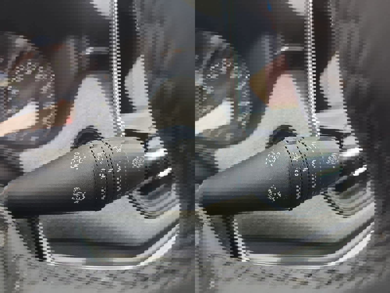 Used 2023 Jeep Compass Latitude image 25