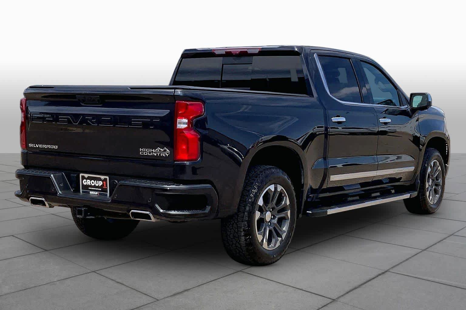 Used 2024 Chevrolet Silverado 1500 High Country w/ Technology Package AWD/4WD image 13