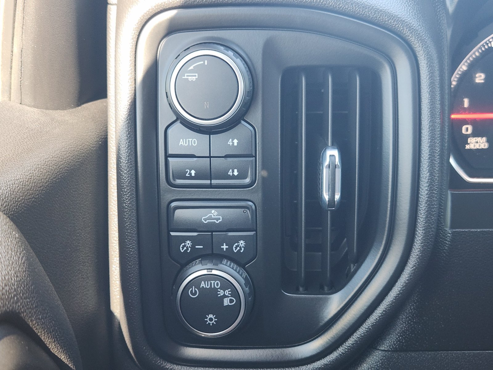 Used 2021 Chevrolet Silverado 1500 Custom Trail Boss w/ Safety Confidence Package AWD/4WD image 25