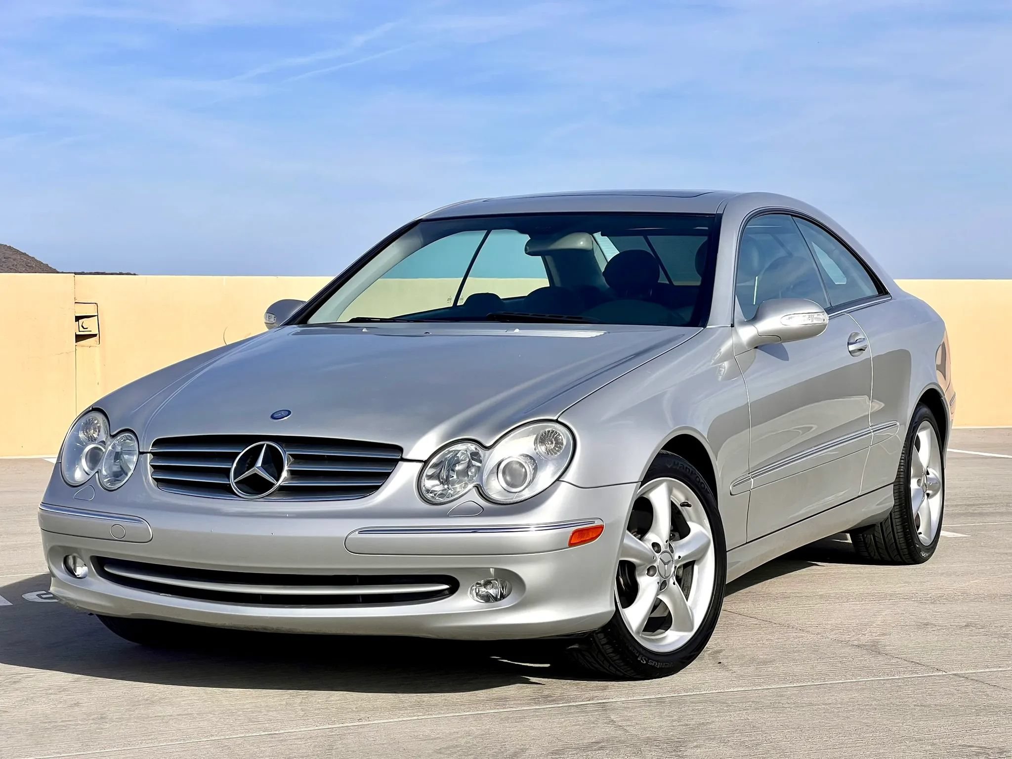 Used 2005 Mercedes-Benz CLK 320 Coupe image 8