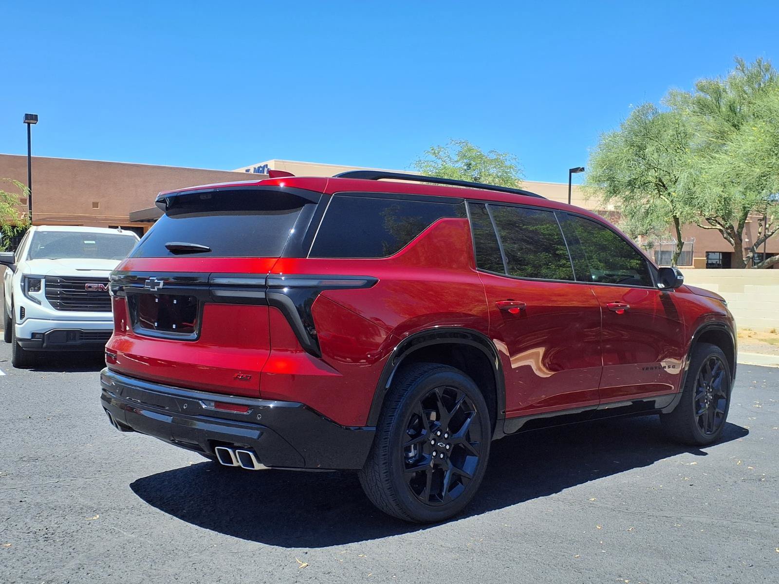 Used 2024 Chevrolet Traverse RS FWD image 5