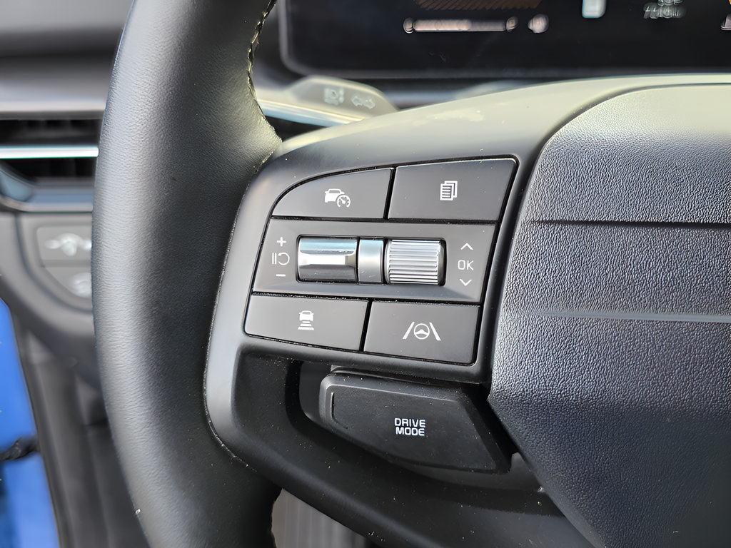 Used 2026 Kia Sportage EX FWD image 22