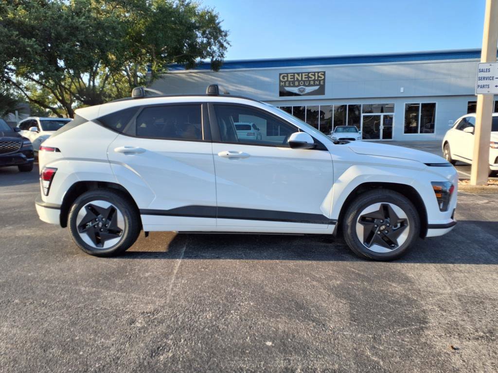 Used 2025 Hyundai Kona SEL image 8