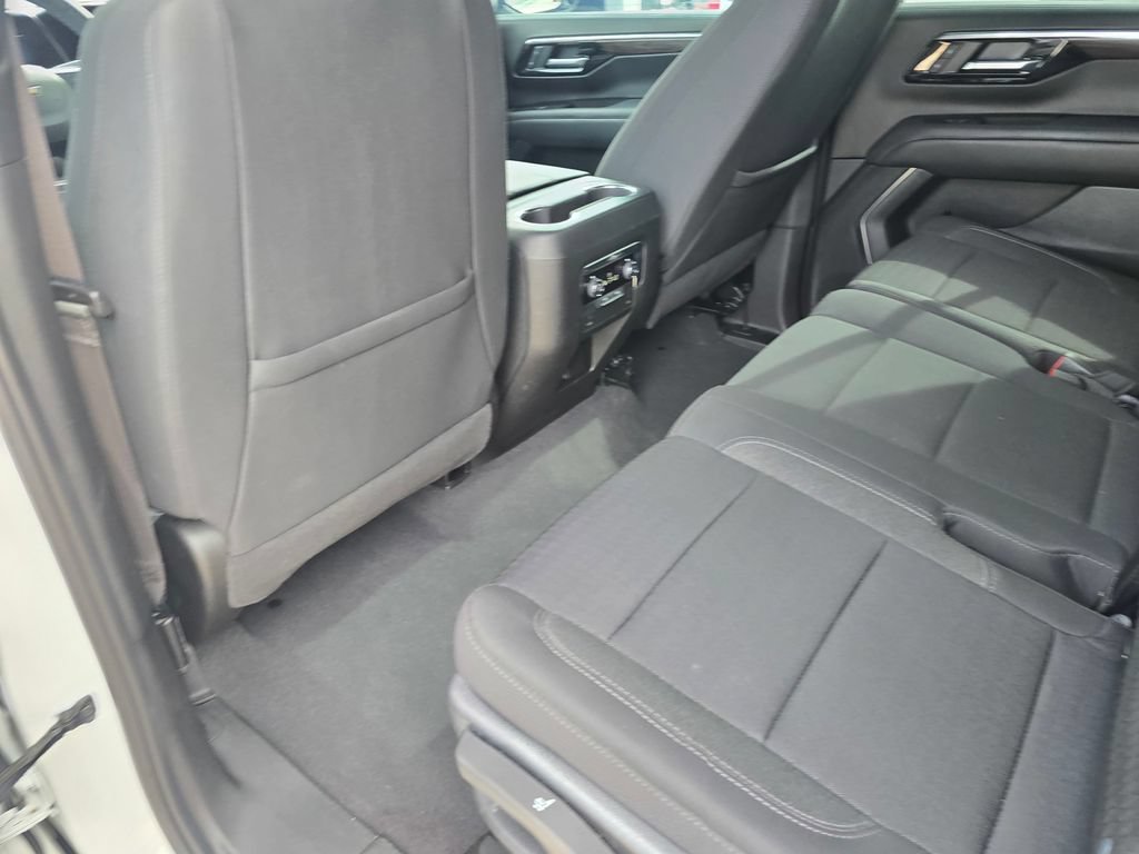 Used 2025 Chevrolet Tahoe LS RWD image 12