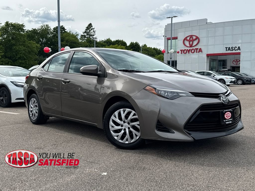 Used 2018 Toyota Corolla LE FWD image 1