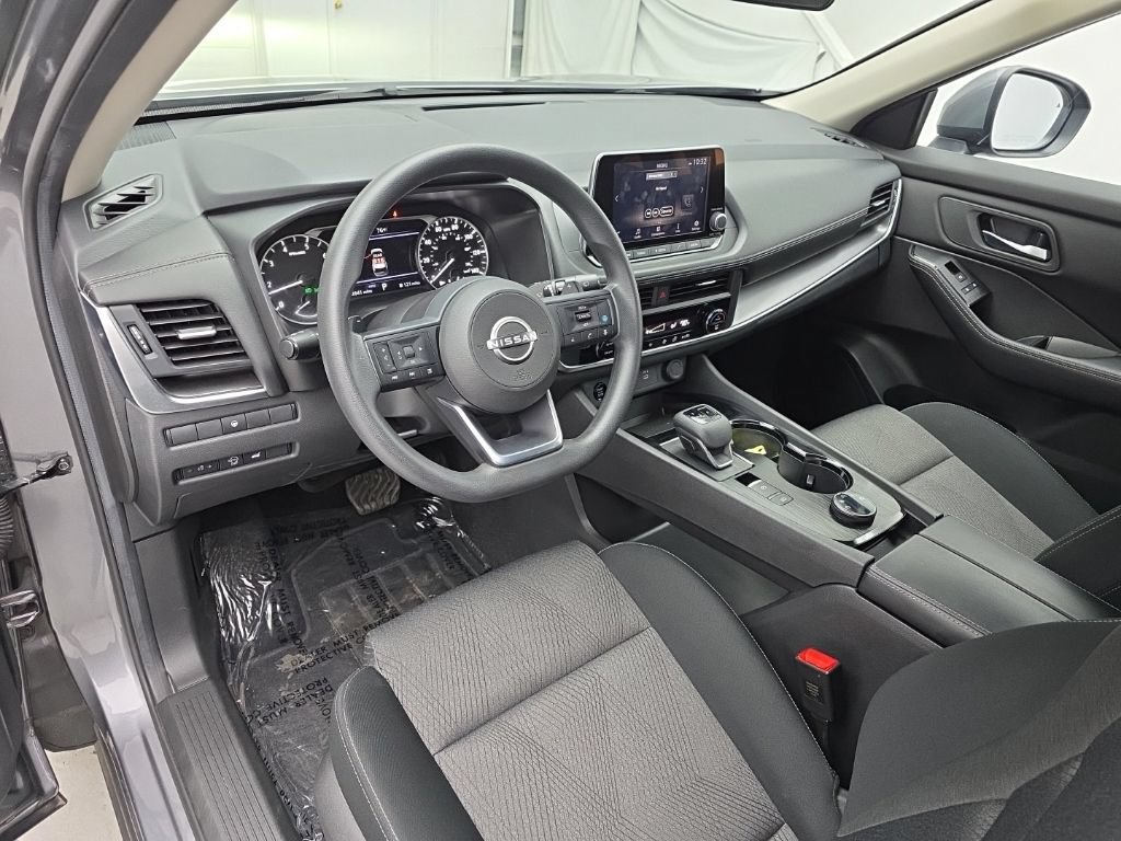 Used 2024 Nissan Rogue SV AWD/4WD image 15
