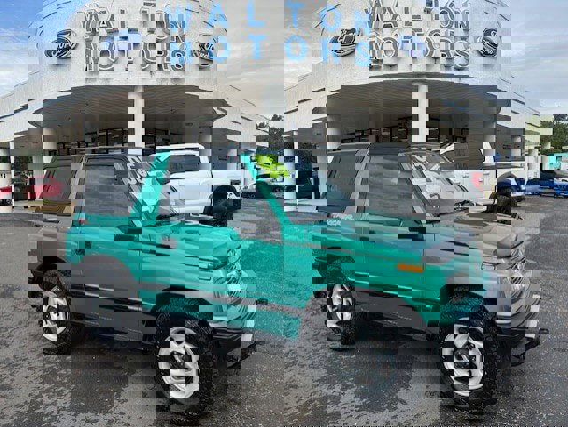 Used 1995 Geo Tracker 4WD 2-Door image 1
