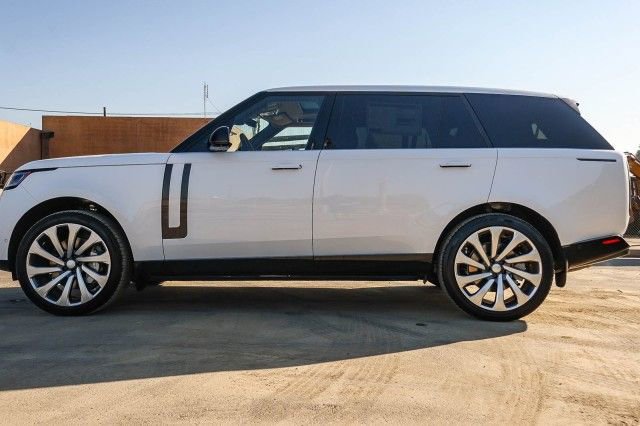 New 2025 Land Rover Range Rover Long Wheelbase SE image 5