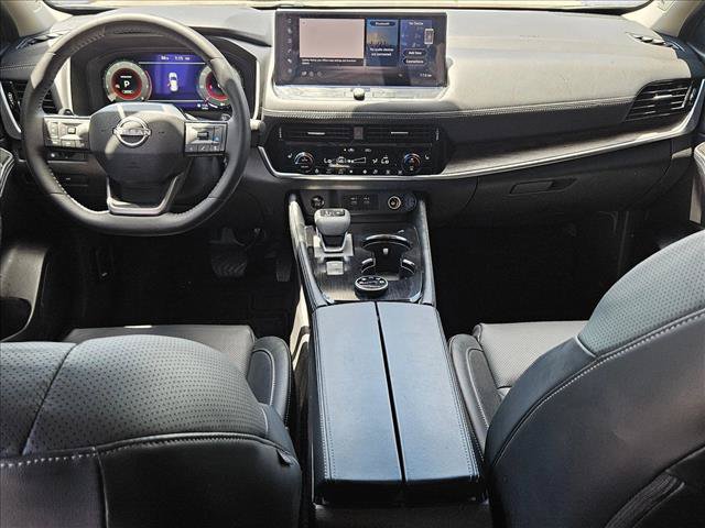 Used 2026 Nissan Rogue Platinum w/ Platinum Premium Package AWD/4WD image 13