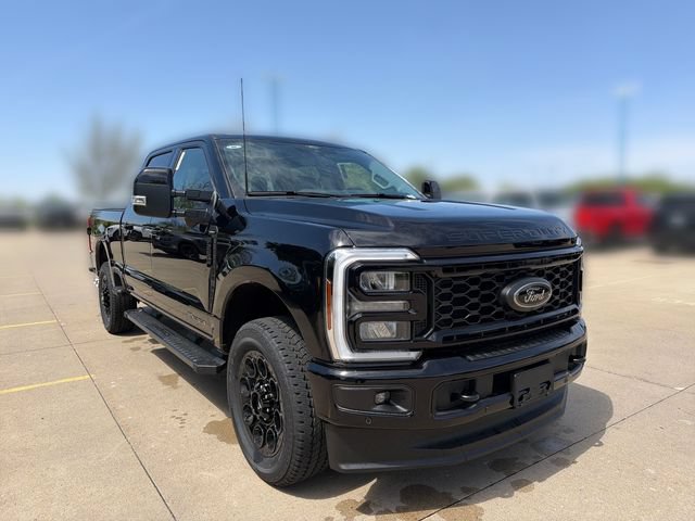 New 2026 Ford F250 Lariat w/ Black Appearance Package AWD/4WD image 3