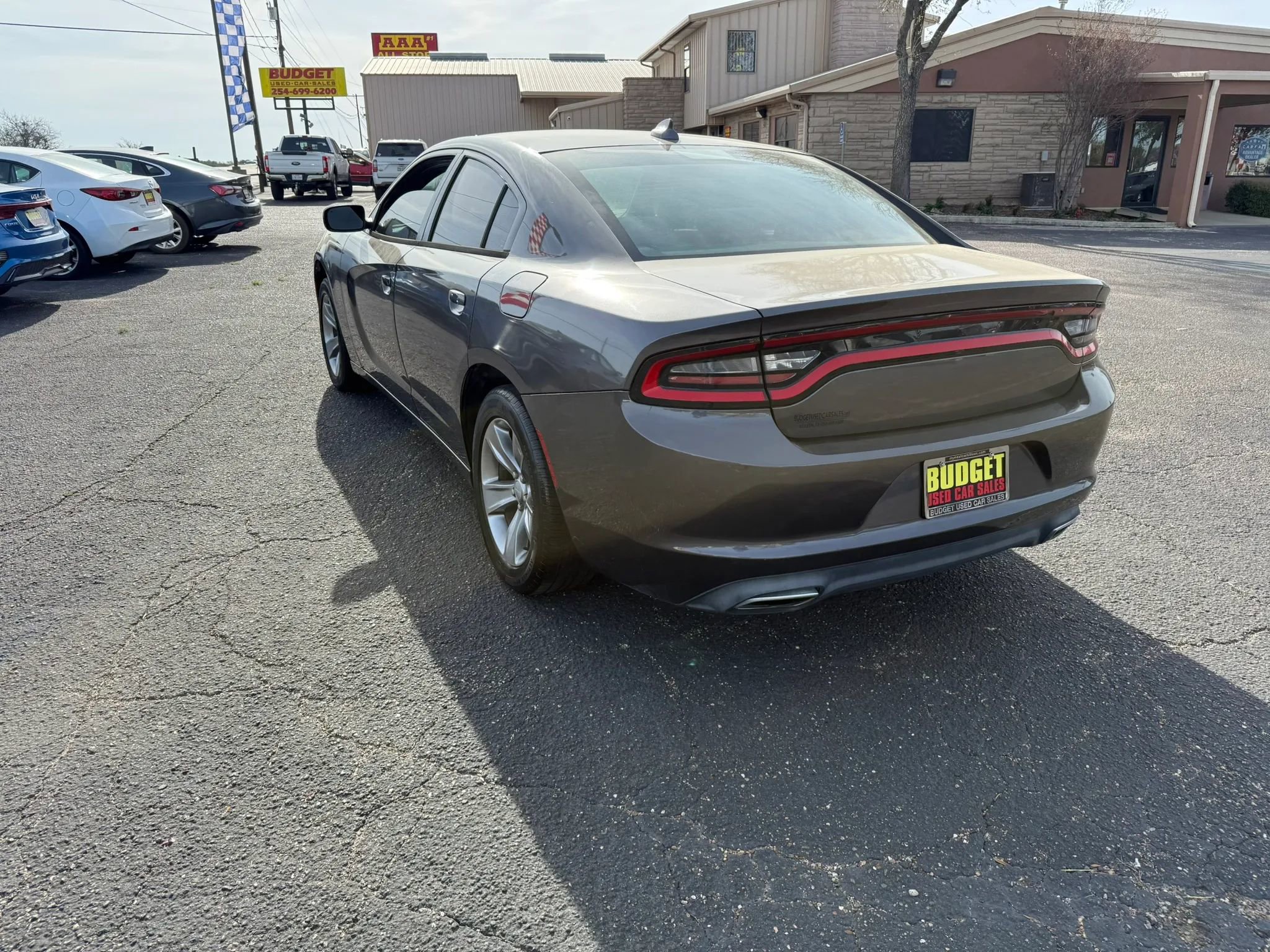 Used 2016 Dodge Charger SXT image 7