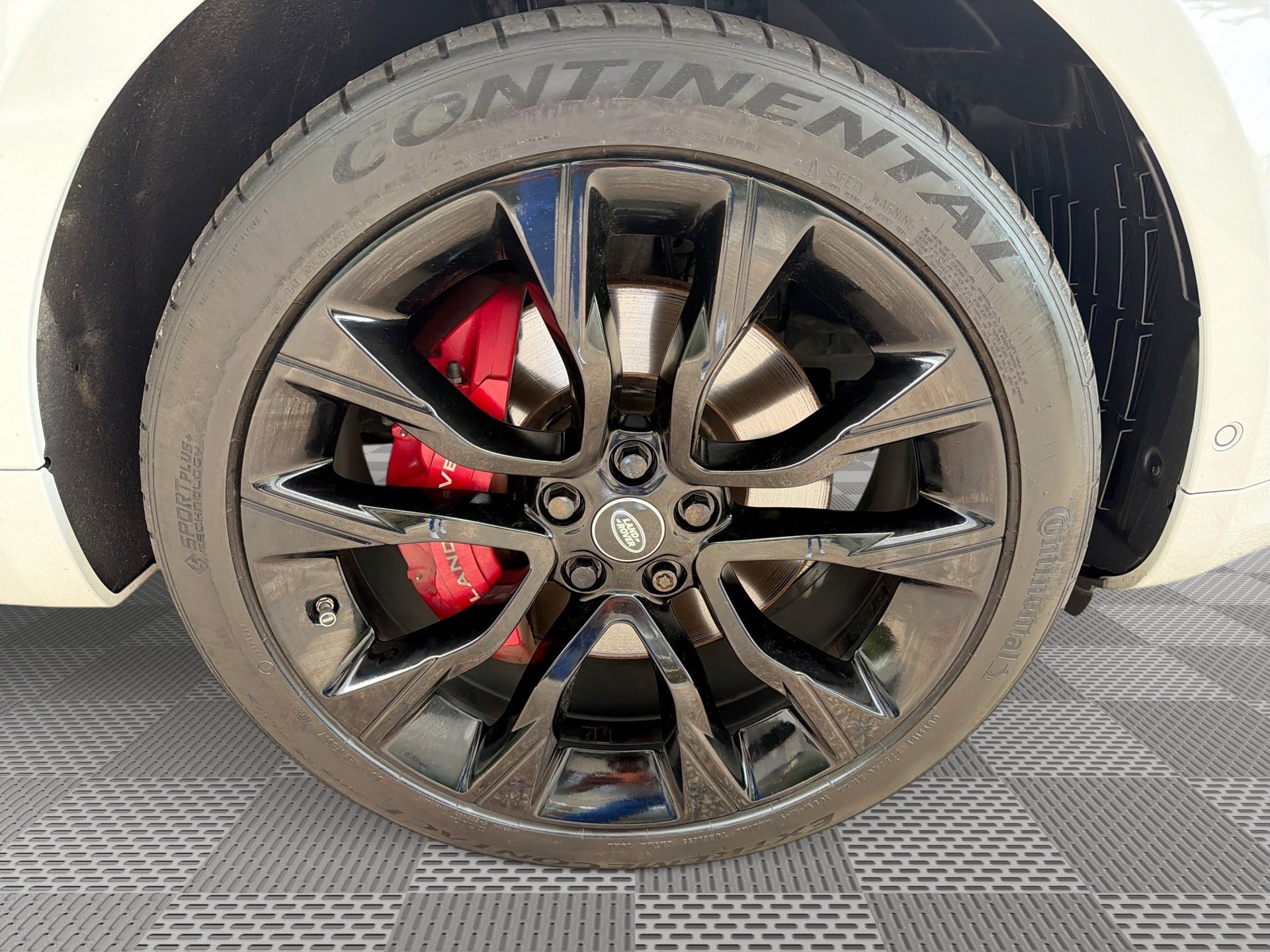 Used 2020 Land Rover Range Rover Sport HST AWD/4WD image 31