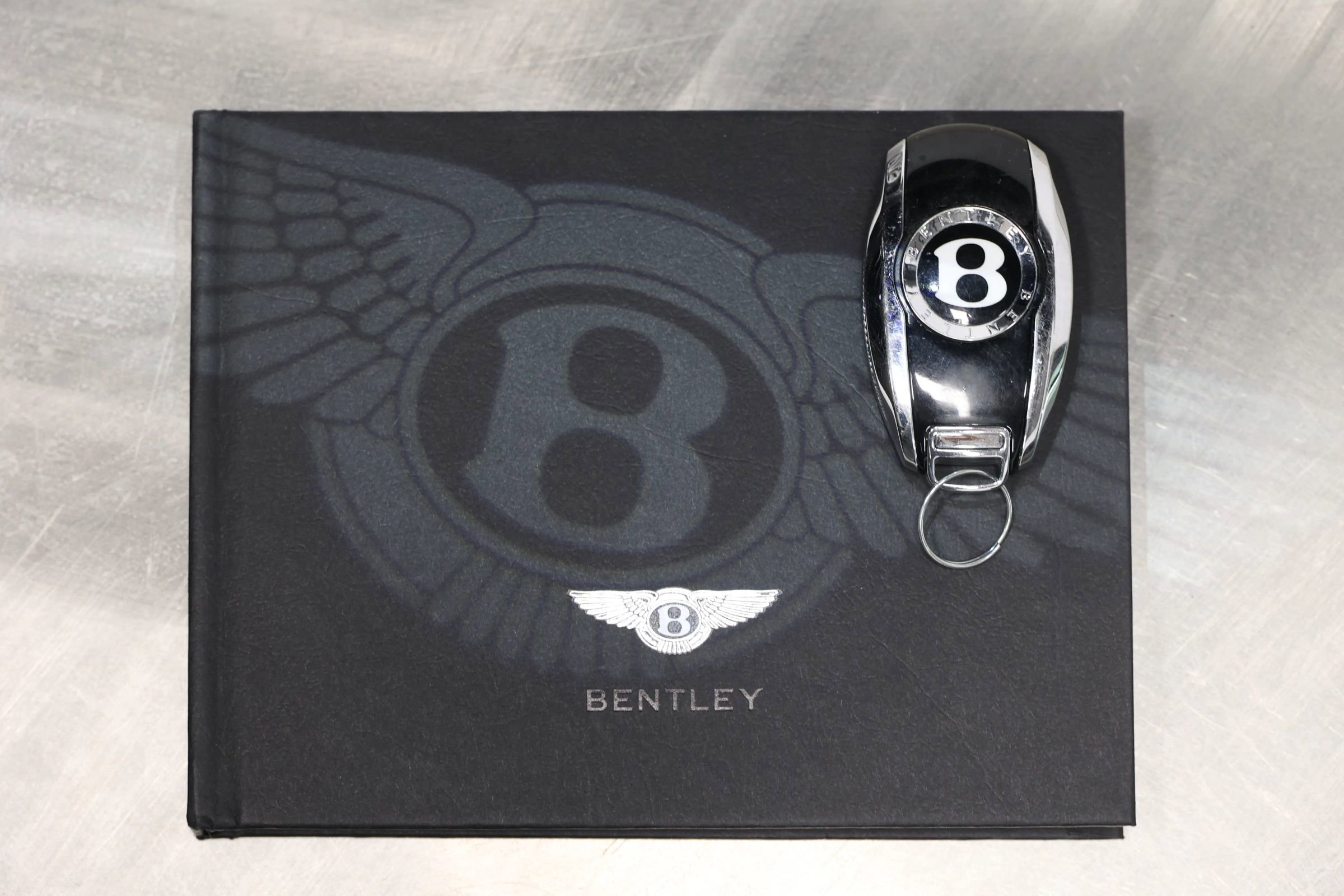 Used 2022 Bentley Bentayga image 6