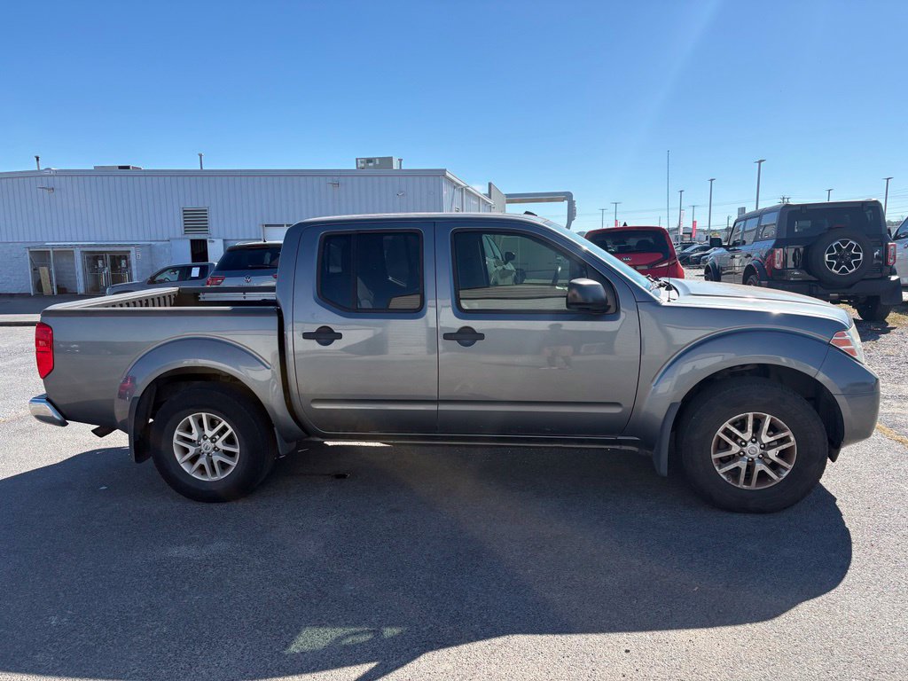 Used 2018 Nissan Frontier SV w/ Value Truck Package AWD/4WD image 6
