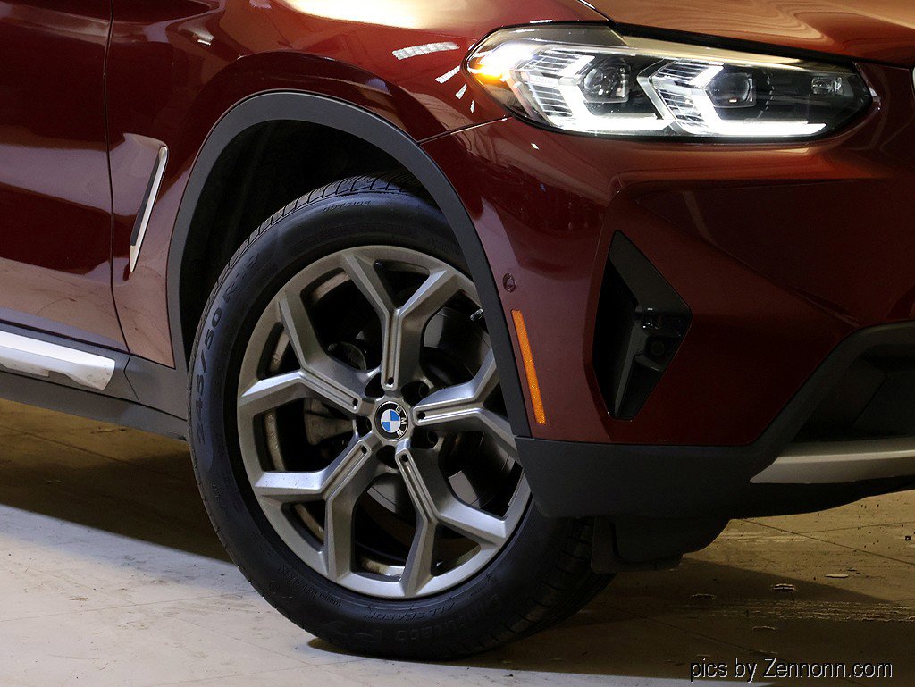 Certified 2025 BMW X4 xDrive30i AWD/4WD image 3