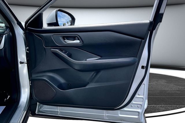 Certified 2024 Nissan Rogue SV image 27