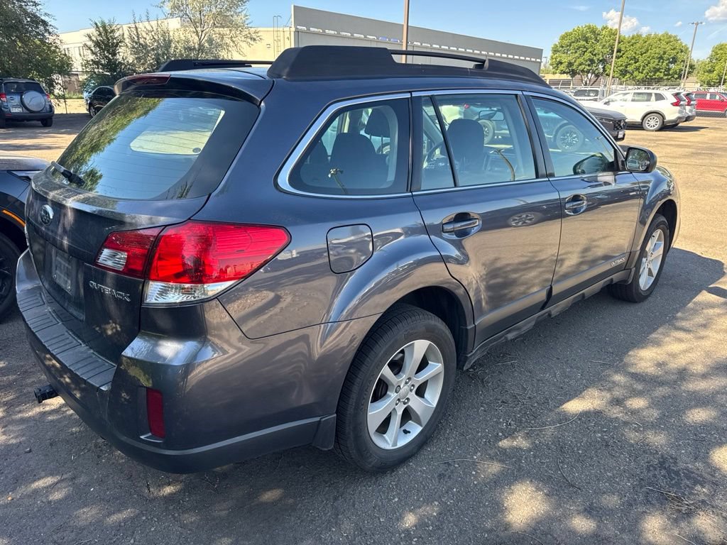 Used 2014 Subaru Outback 2.5i w/ Alloy Wheel Package AWD/4WD image 4