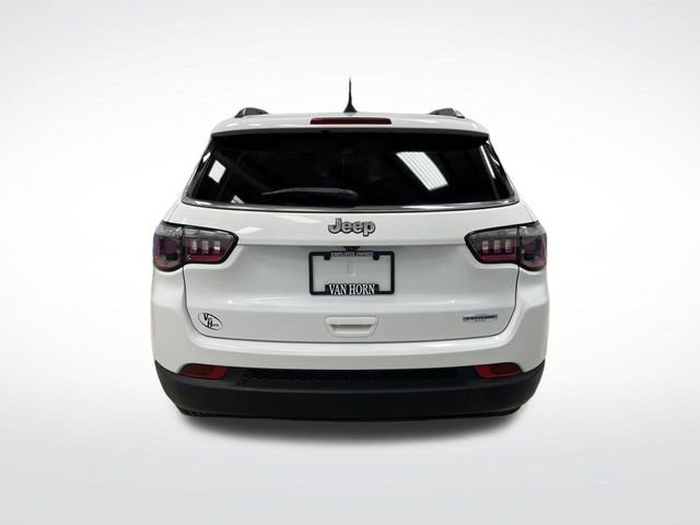 Used 2022 Jeep Compass Latitude image 11