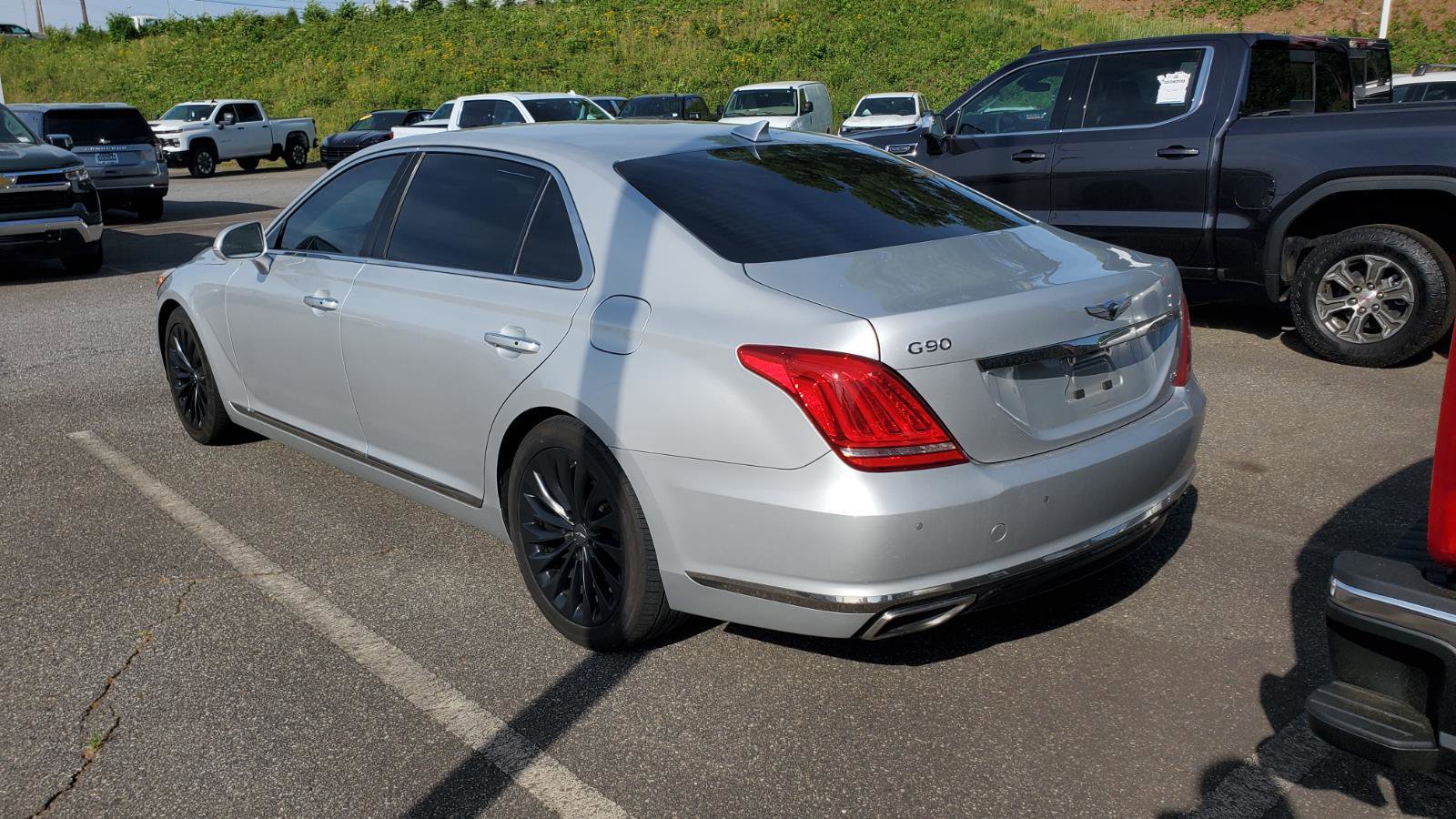 Used 2019 Genesis G90 5.0 Ultimate RWD image 8