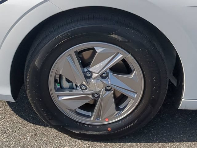 New 2026 Hyundai Elantra SE FWD image 11