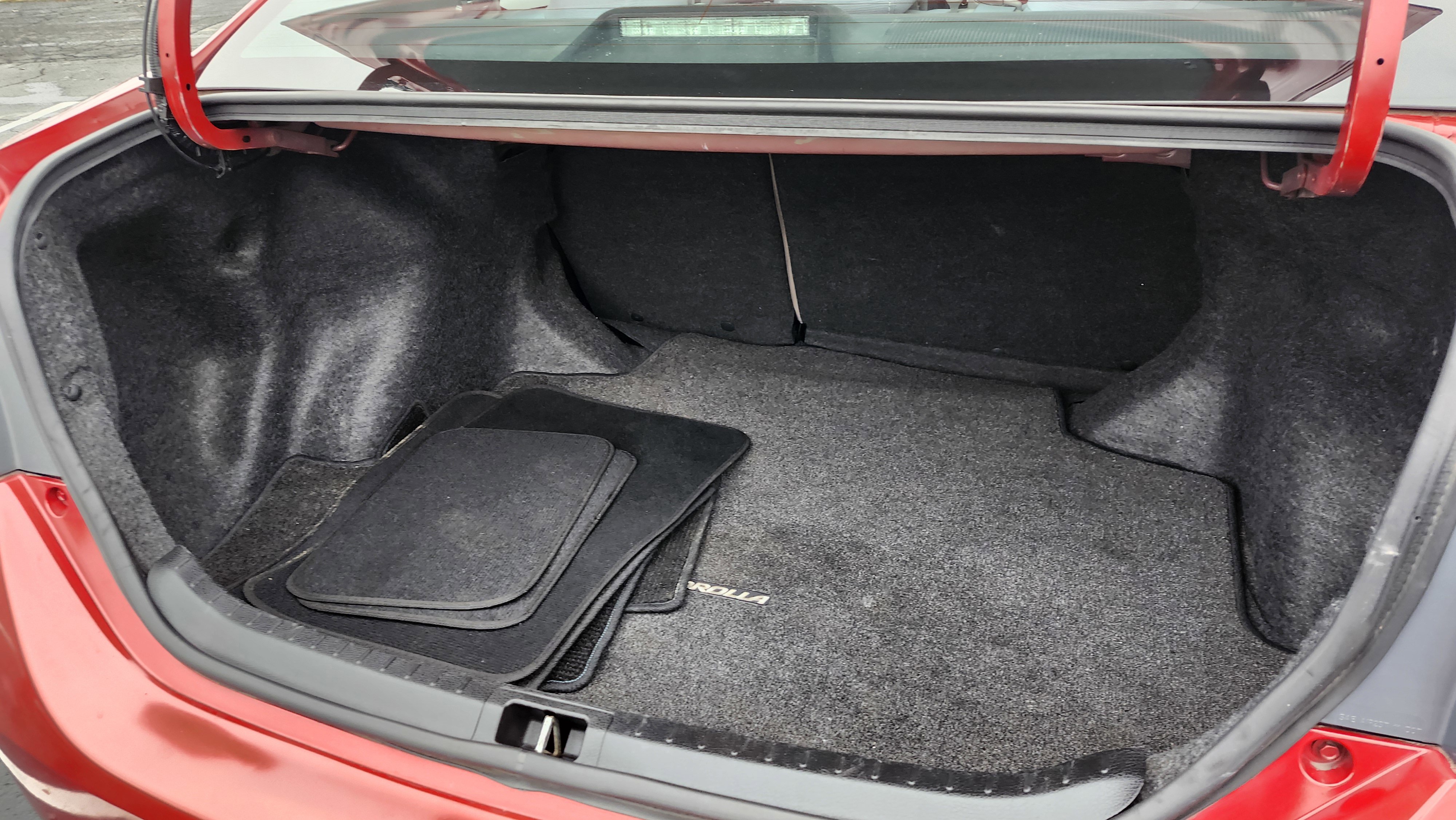 Used 2016 Toyota Corolla LE image 12