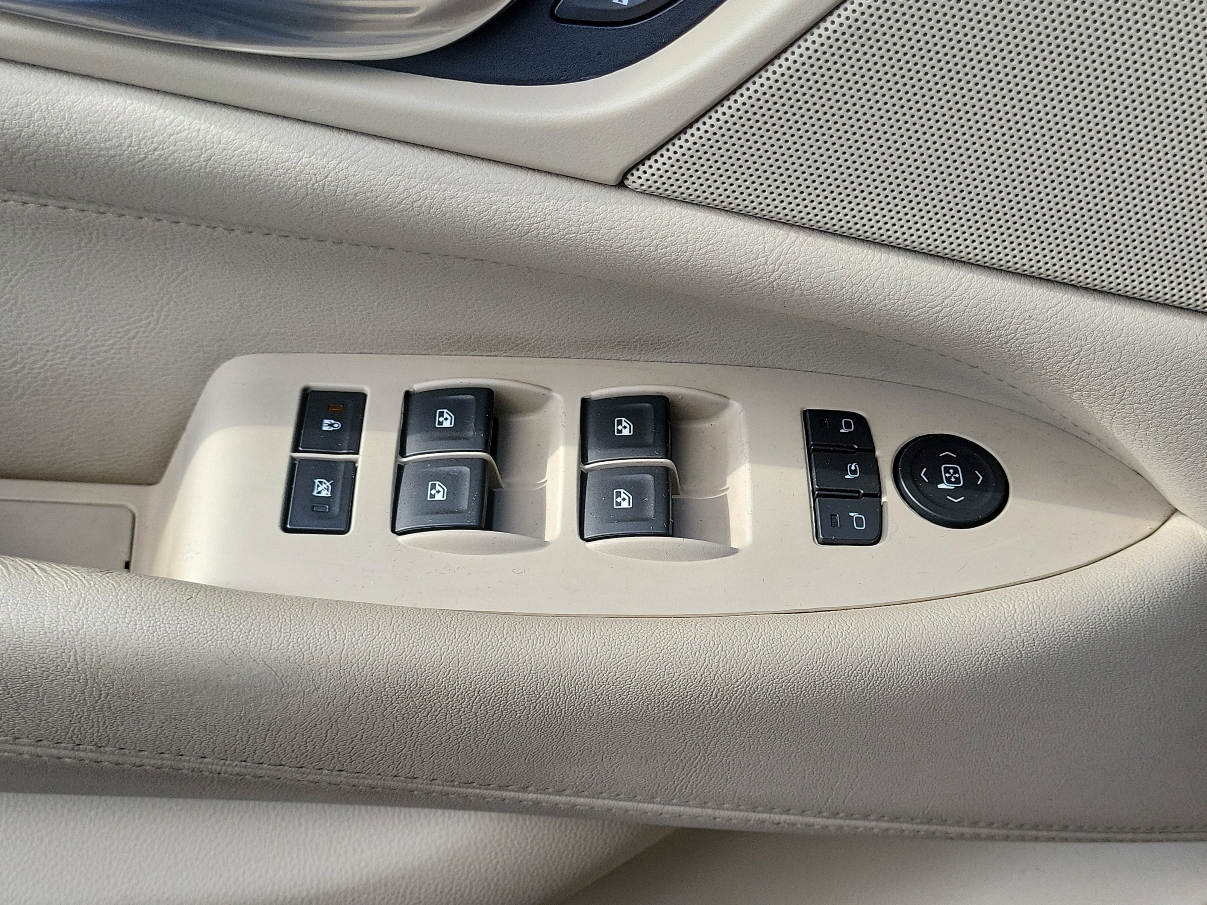 Used 2018 Cadillac Escalade Luxury image 28