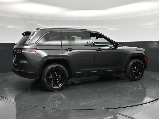 New 2026 Jeep Grand Cherokee Altitude AWD/4WD image 2