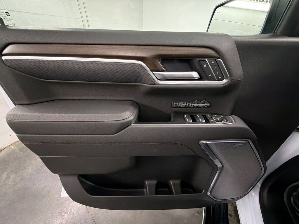 Used 2026 Chevrolet Silverado 1500 High Country w/ Technology Package image 23