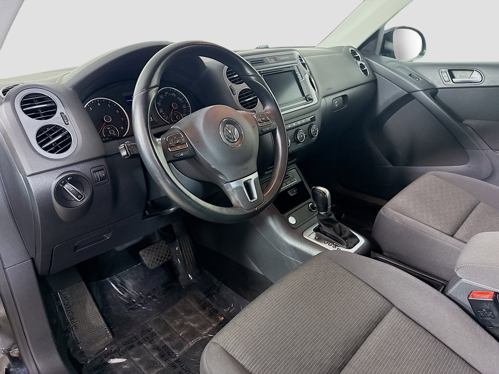 Used 2017 Volkswagen Tiguan S image 23