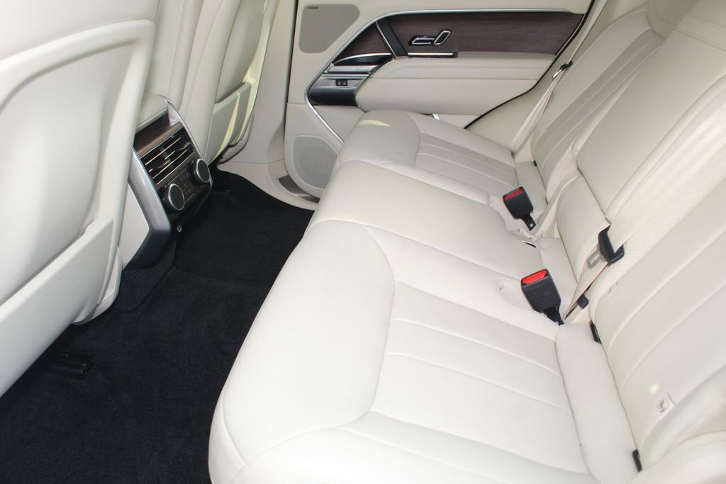 Used 2023 Land Rover Range Rover SE AWD/4WD image 5