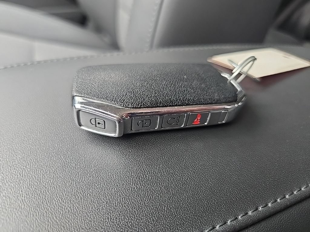 Used 2024 Kia Niro EX FWD image 95