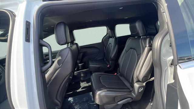New 2026 Chrysler Pacifica Select AWD/4WD image 22