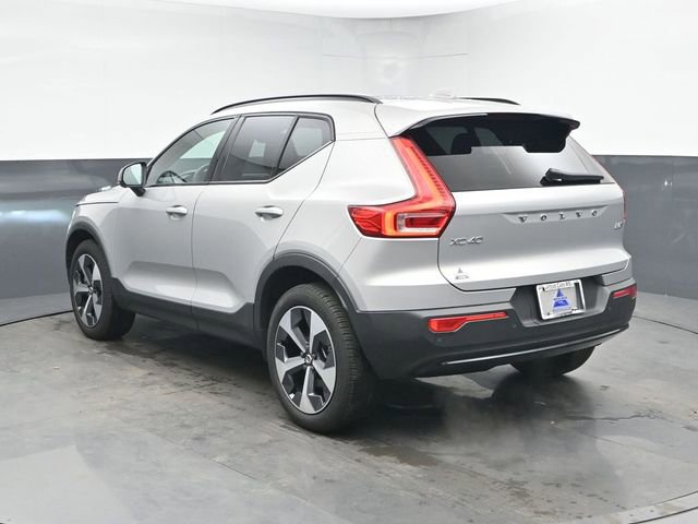 Used 2023 Volvo XC40 B5 Plus w/ Driver Assist Package image 6