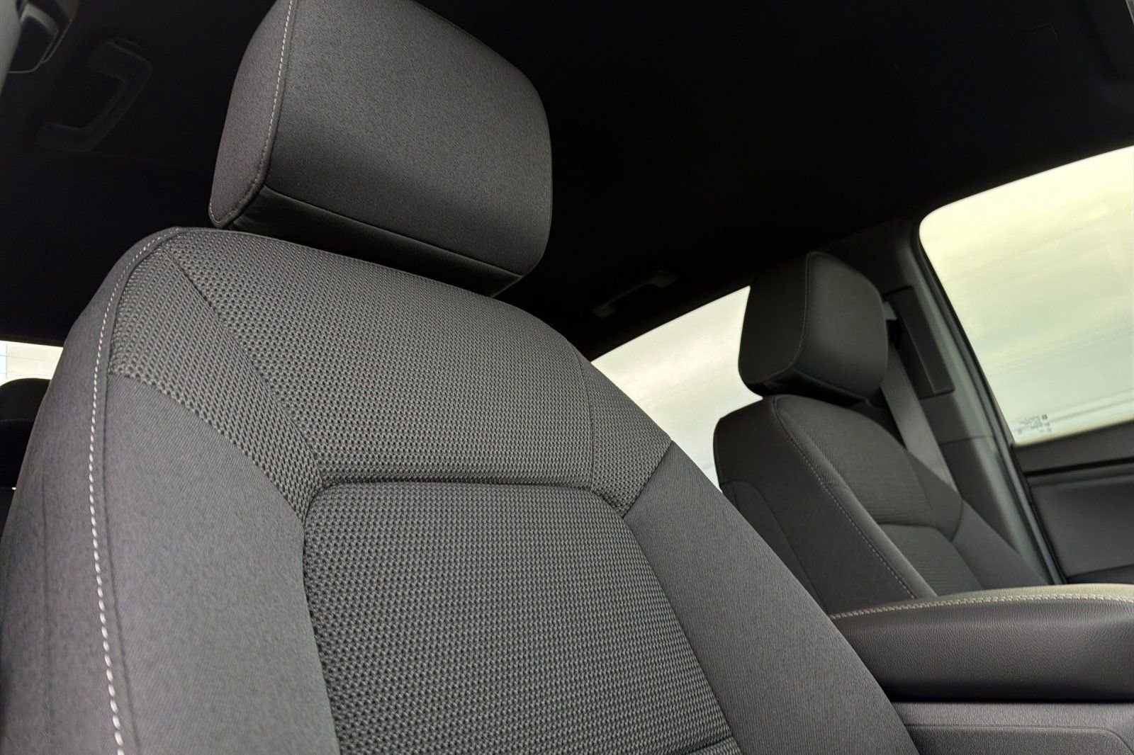 New 2026 GMC Canyon Elevation image 17