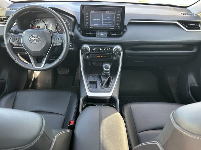 Used 2020 Toyota RAV4 XLE Premium FWD image 10