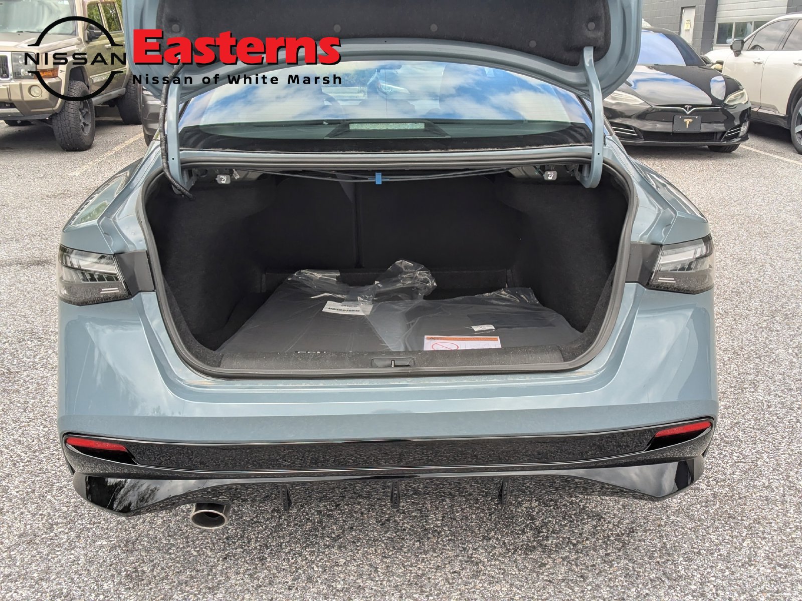 New 2027 Nissan Sentra SR w/ Floor Mat Package FWD image 10