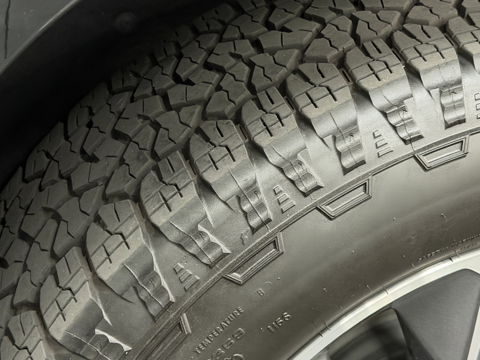 Used 2023 Chevrolet Suburban LS image 17