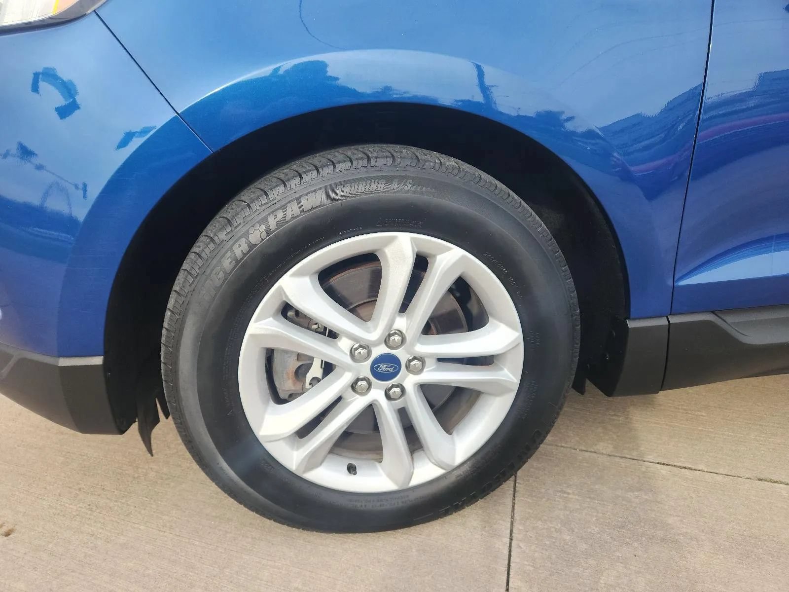 Used 2020 Ford Edge SEL w/ Cold Weather Package AWD/4WD image 8