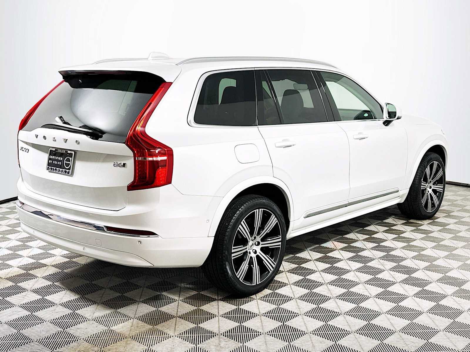 Certified 2024 Volvo XC90 B6 Ultimate image 7