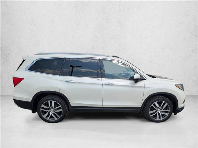 Certified 2017 Honda Pilot Touring image 4