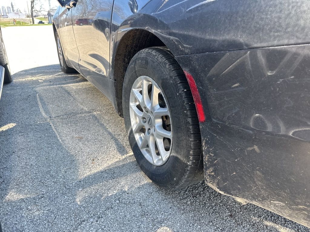 Used 2022 Chrysler Pacifica Touring-L image 12