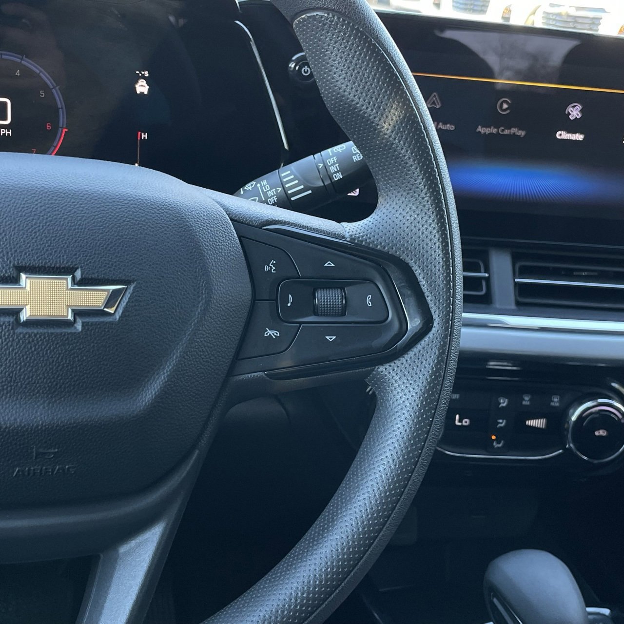 Used 2025 Chevrolet Trax LT image 15