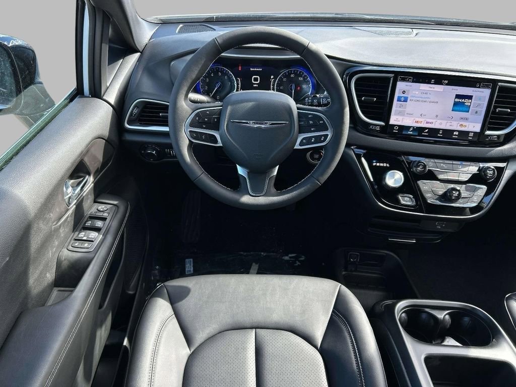 New 2026 Chrysler Voyager LX FWD image 4