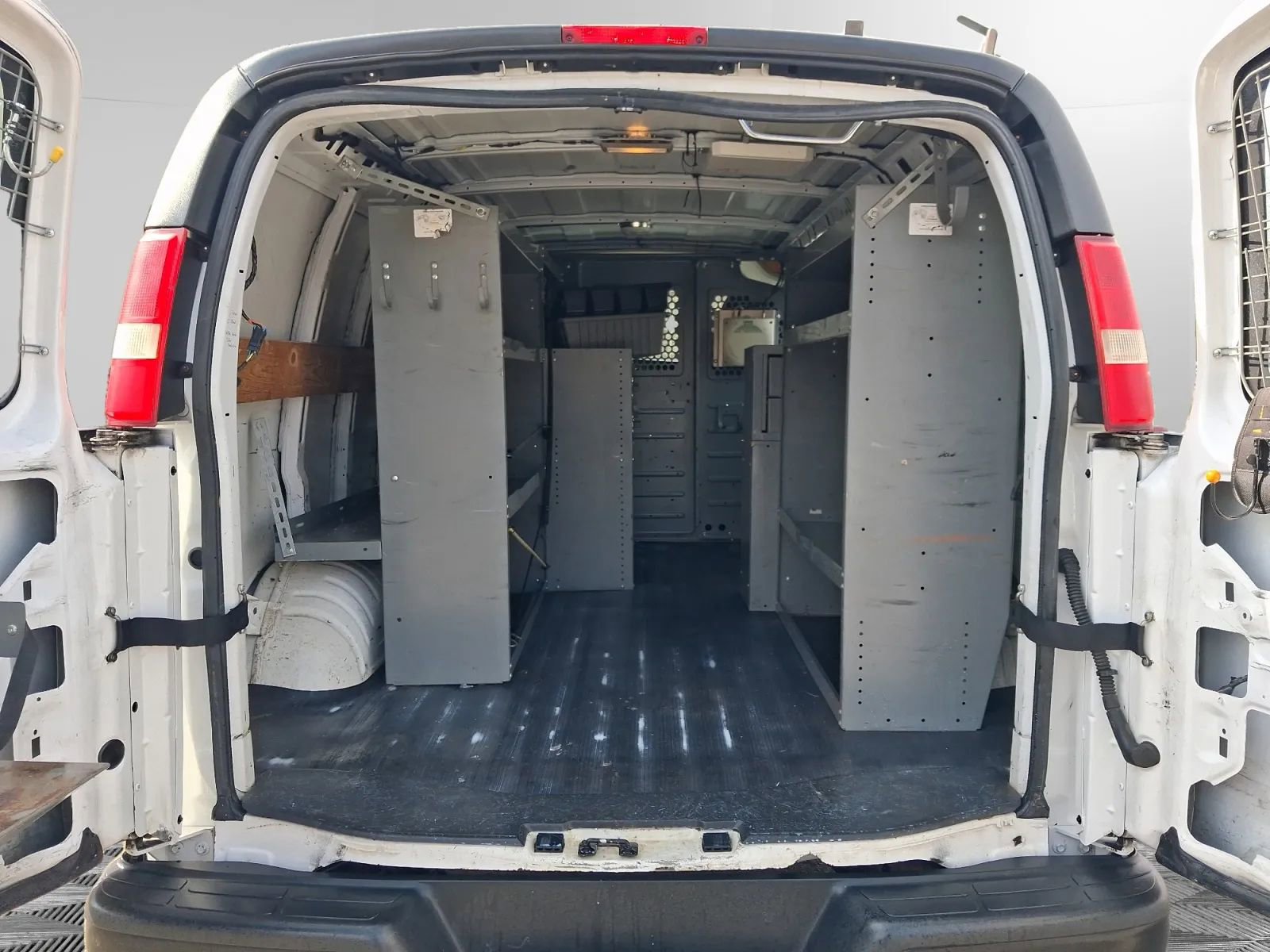 Used 2013 Chevrolet Express 2500 Van 3D image 15