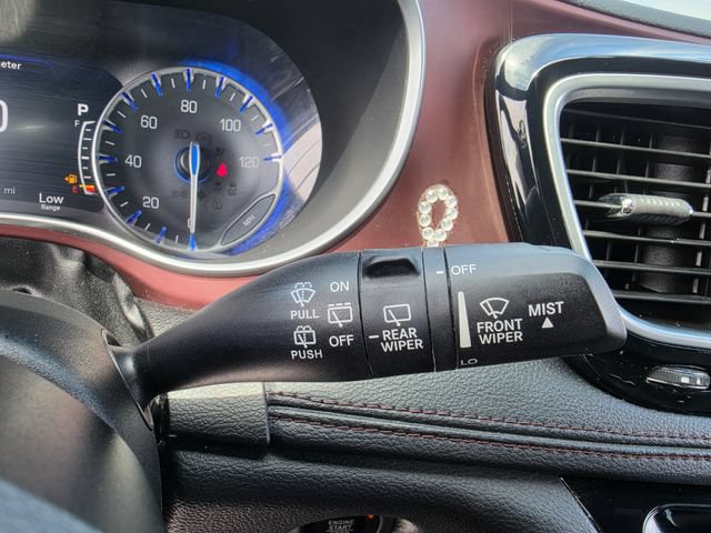 Used 2020 Chrysler Pacifica Limited FWD image 34