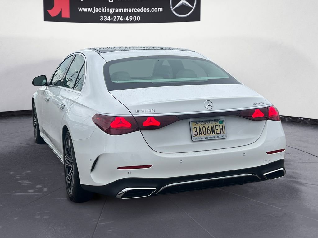 Used 2025 Mercedes-Benz E 350 4MATIC Sedan image 3