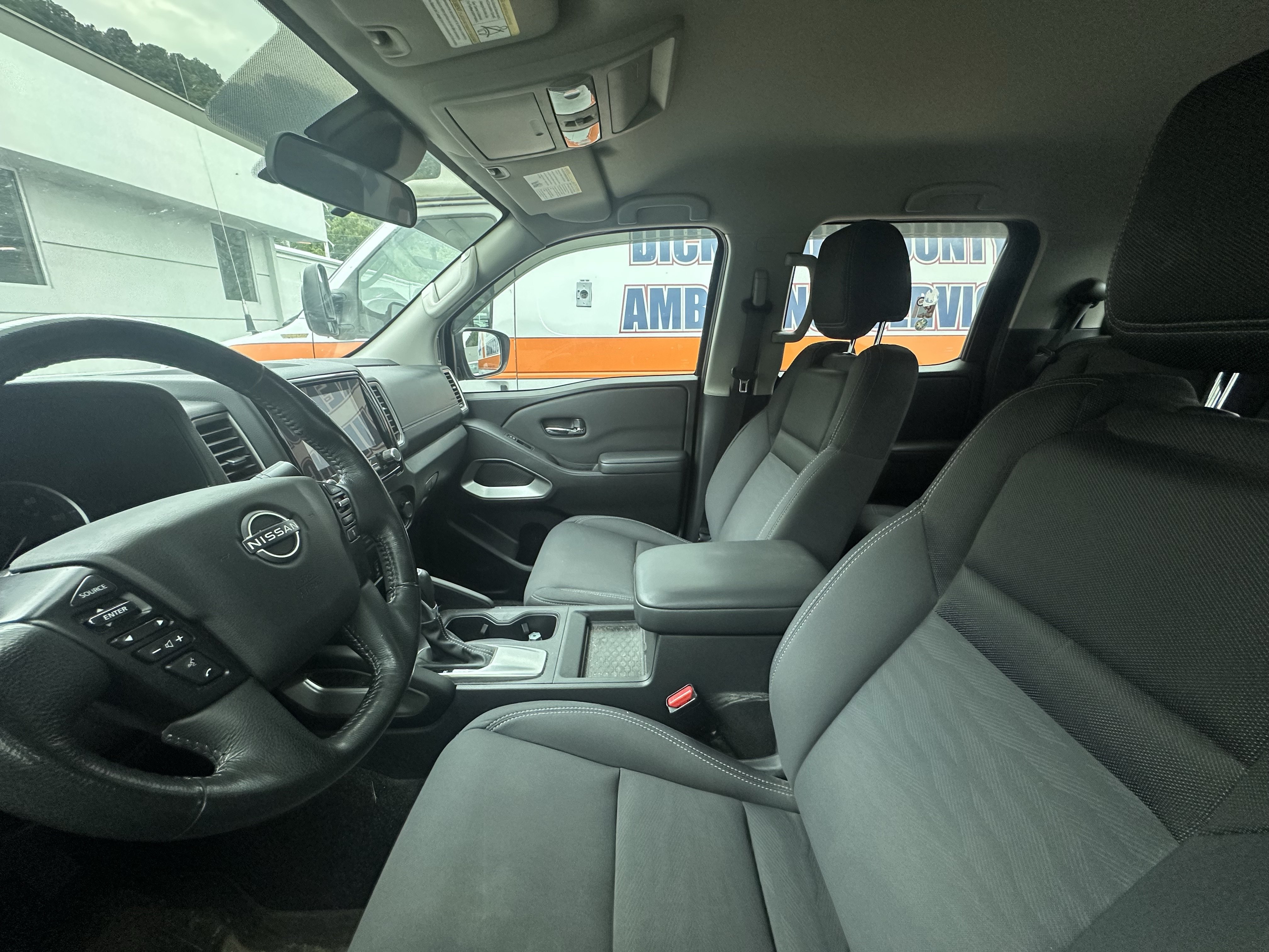 Used 2022 Nissan Frontier SV AWD/4WD image 8